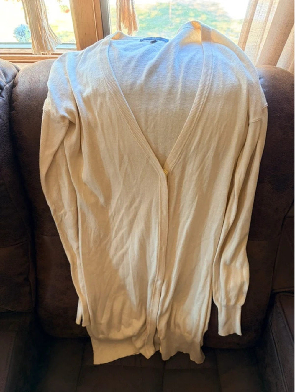 Gap cream cardigan small women’s
